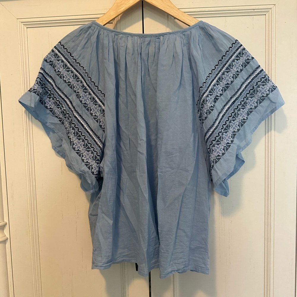 Roller Rabbit Embroidered Light Blue Peasant Top with Tassel Tie Sz M - Picture 9 of 9